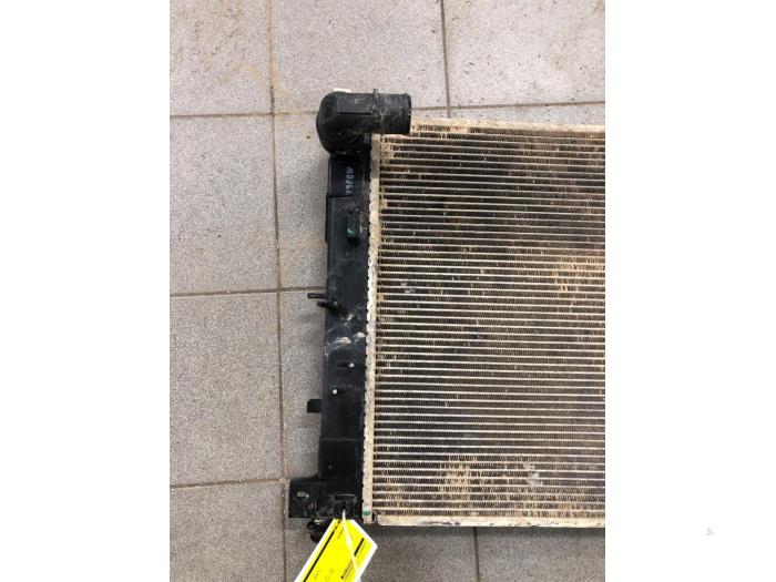 Usagé Radiateur Kia Cee'd (JDB5) 1.4 CRDi 16V Prix € 82,95 Règlement à la marge proposé par Wessel Parts & Service B.V.