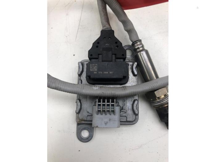 Nox sensor from a Opel Vivaro 2.0 CDTI 122 2021