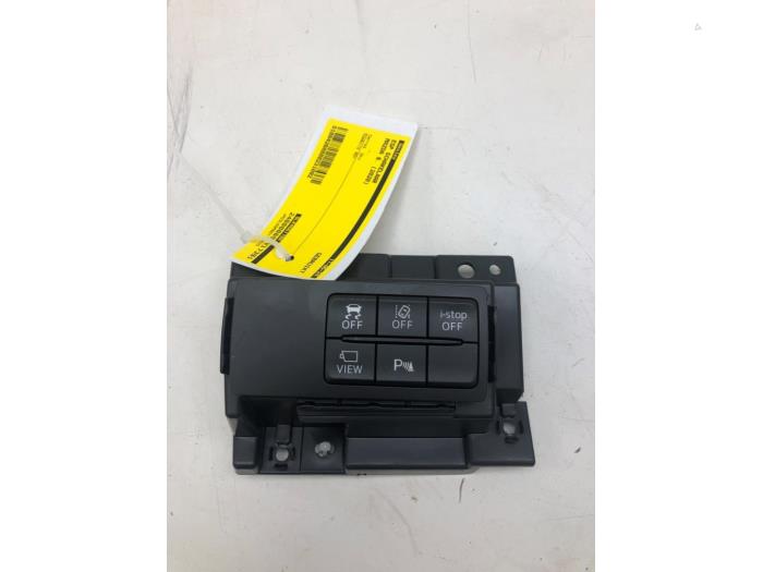 Usados Interruptor ESP Mazda 6 SportBreak (GJ/GH/GL) Precio € 72,45 Norma de margen ofrecido por Wessel Parts & Service B.V.