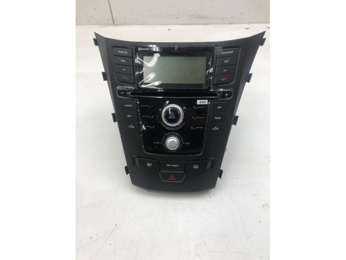 Begagnade Radio Ssang Yong Korando 2.0 e-XDi 16V 4x4 Pris € 156,45 Marginaltabell erbjuds av Wessel Parts & Service B.V.
