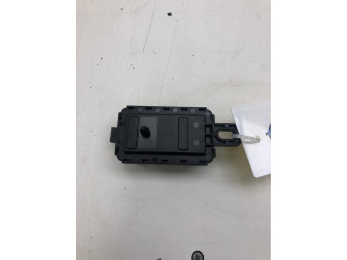 Używane Modul keyless vehicle Mini Cooper Cena € 40,95 Procedura marży oferowane przez Wessel Parts & Service B.V.