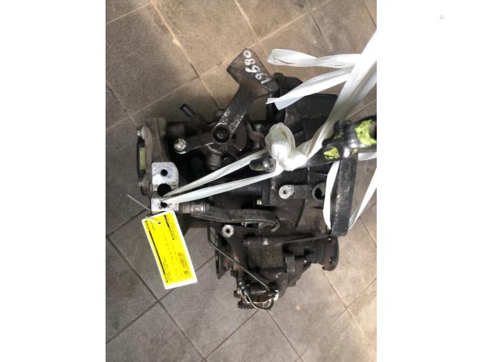 Gebrauchte Getriebe Volkswagen Caddy Combi III (2KB,2KJ) 1.9 TDI Preis € 733,95 Margenregelung angeboten von Wessel Parts & Service B.V.