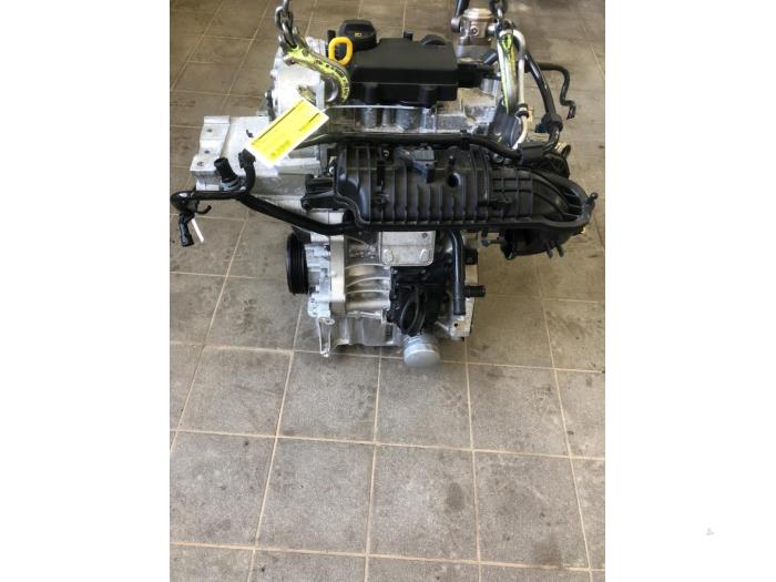 Motor van een Volkswagen T-Cross 1.0 TSI 95 12V 2023