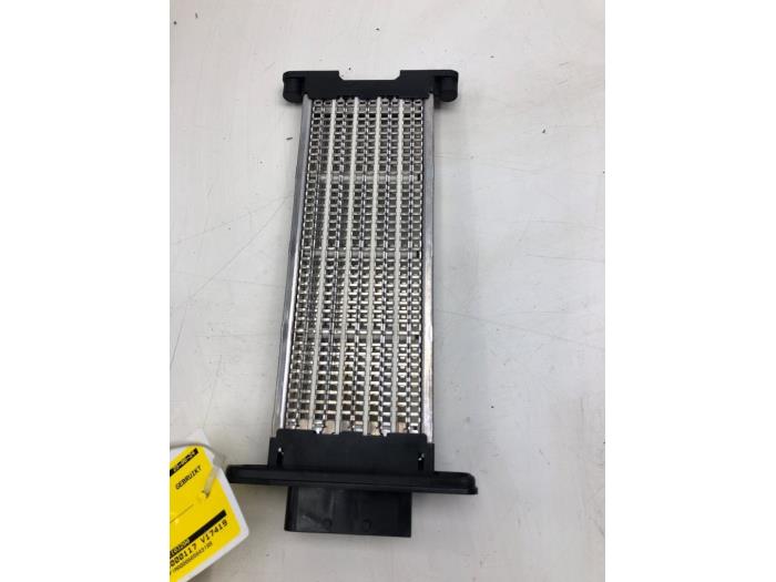 Używane Element grzewczy Renault Master III (FV) 2.3 Energy dCi 180 Twin Turbo 16V FWD Cena € 40,95 Procedura marży oferowane przez Wessel Parts & Service B.V.