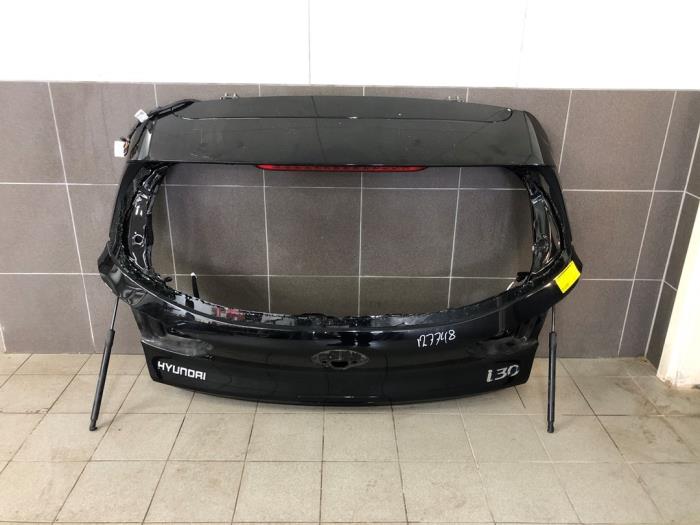 Begagnade Baklucka Hyundai i30 (PDEB5/PDEBB/PDEBD/PDEBE) 1.4 T-GDI 16V Pris € 471,45 Marginaltabell erbjuds av Wessel Parts & Service B.V.