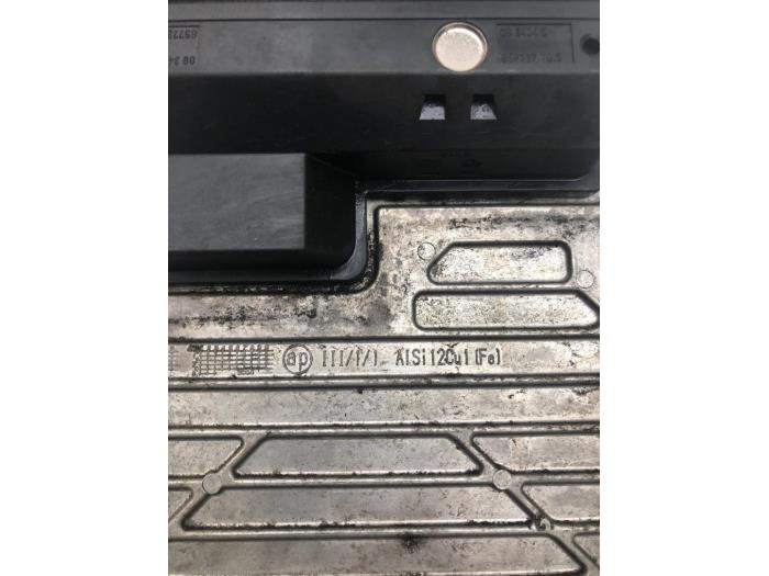 Used Engine management computer Mercedes C Combi (S203) 1.8 C-180K 16V Price € 93,45 Margin scheme offered by Wessel Parts & Service B.V.