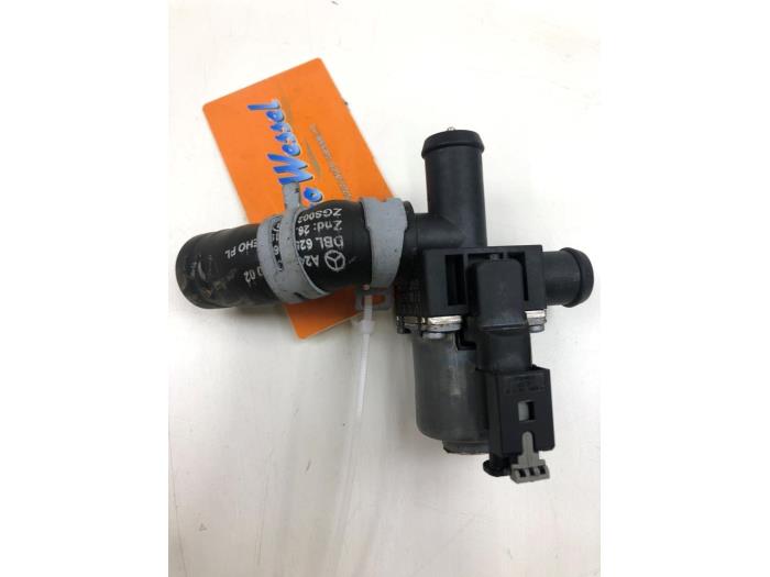 Begagnade Extra vattenpump Mercedes A (177.0) 1.3 A-250 e Turbo 16V Pris € 93,45 Marginaltabell erbjuds av Wessel Parts & Service B.V.