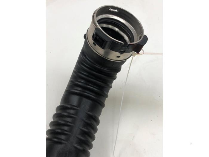 Gebrauchte Intercooler Rohr Mercedes A (177.0) 1.3 A-250 e Turbo 16V Preis € 82,95 Margenregelung angeboten von Wessel Parts & Service B.V.