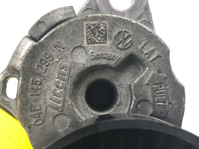 Usados Tensor correa múltiple Skoda Fabia III Combi (NJ5) 1.0 TSI 12V Precio € 30,45 Norma de margen ofrecido por Wessel Parts & Service B.V.