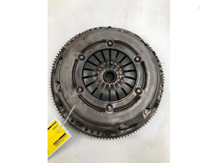 Gebrauchte Schwungrad Skoda Fabia III Combi (NJ5) 1.0 TSI 12V Preis € 236,25 Margenregelung angeboten von Wessel Parts & Service B.V.