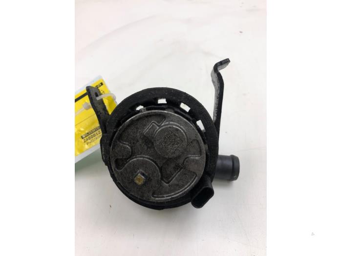 Usagé Pompe à eau Volkswagen Passat Variant (3G5) 2.0 TDI 16V 150 Prix € 72,45 Règlement à la marge proposé par Wessel Parts & Service B.V.
