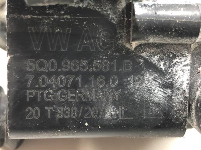 Begagnade Vattenpump Volkswagen Transporter T6 2.0 TDI Pris € 51,45 Marginaltabell erbjuds av Wessel Parts & Service B.V.