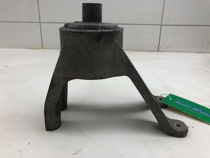 Used Engine mount Volkswagen Transporter T6 2.0 TDI Price € 51,45 Margin scheme offered by Wessel Parts & Service B.V.
