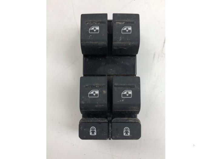 Usados Interruptor de ventanilla eléctrica Audi Q4 (F4B) 40 e-tron 77 kWh Precio € 51,45 Norma de margen ofrecido por Wessel Parts & Service B.V.