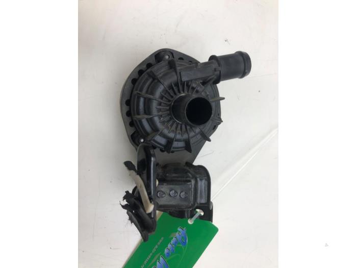 Używane Water pump Audi Q4 (F4B) 40 e-tron 77 kWh Cena € 93,45 Procedura marży oferowane przez Wessel Parts & Service B.V.