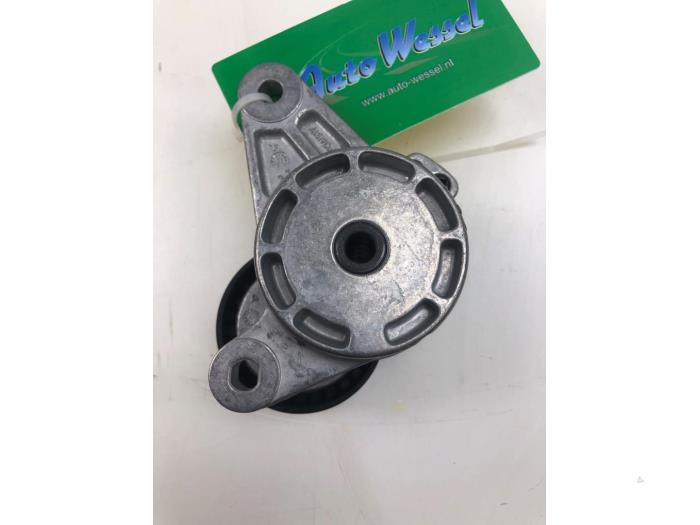 Usados Rodillo tensor correa múltiple Skoda Octavia Combi (NXAC) 2.0 TDI GreenTec 16V Precio € 40,95 Norma de margen ofrecido por Wessel Parts & Service B.V.