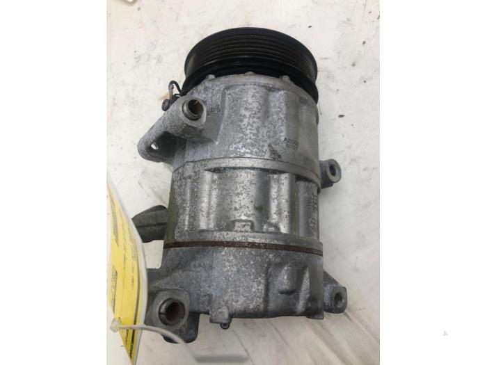 Usagé Pompe clim Mazda CX-30 (DM) 2.0 e-SkyActiv-G 122 16V Prix € 261,45 Règlement à la marge proposé par Wessel Parts & Service B.V.
