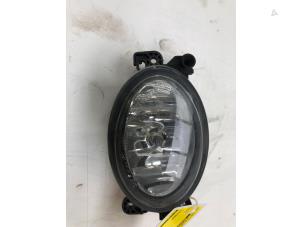 Begagnade Dimljus, höger fram Mercedes E (W211) 2.2 E-200 CDI 16V Pris € 39,00 Marginaltabell erbjuds av Autobedrijf G.H. Wessel B.V.
