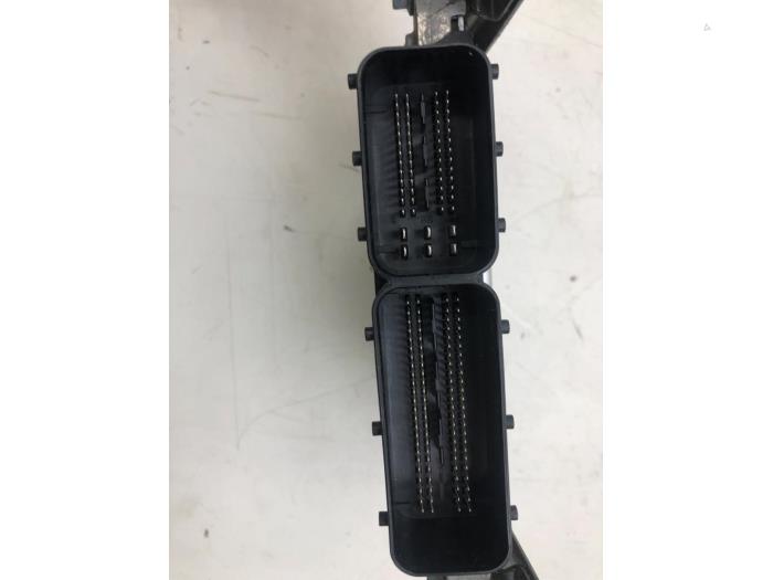 Used Engine management computer Mercedes E (W211) 2.2 E-200 CDI 16V Price € 183,75 Margin scheme offered by Wessel Parts & Service B.V.