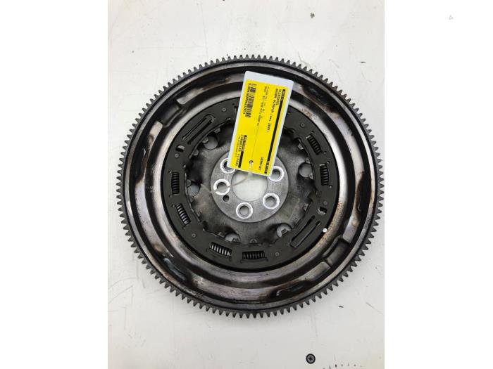 Begagnade Svänghjul Skoda Octavia Combi (NXAC) 1.5 TSI 16V Pris € 72,45 Marginaltabell erbjuds av Wessel Parts & Service B.V.