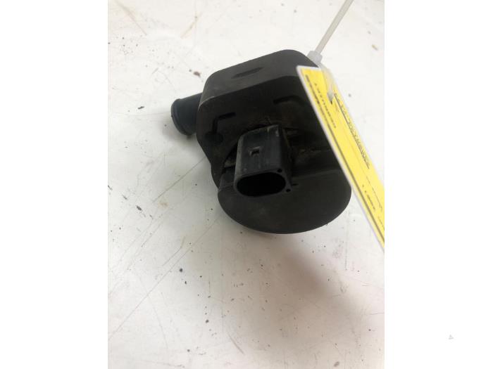 Begagnade Vattenpump Mercedes ML II (164/4JG) 3.0 ML-320 CDI 4-Matic V6 24V Pris € 40,95 Marginaltabell erbjuds av Wessel Parts & Service B.V.