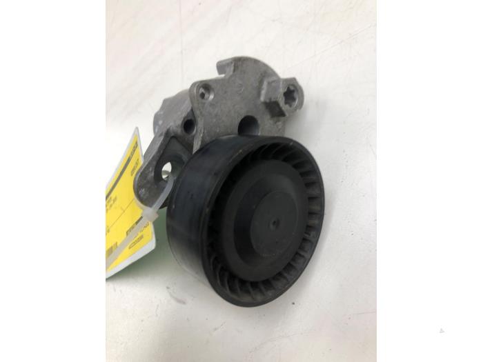 Usados Tensor correa múltiple Volkswagen Caddy Combi IV 1.4 TSI 16V Precio € 30,45 Norma de margen ofrecido por Wessel Parts & Service B.V.