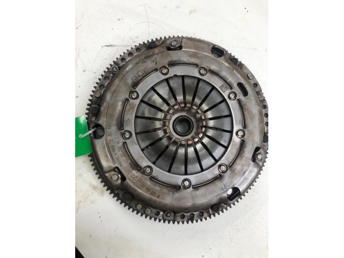 Gebrauchte Schwungrad Volkswagen Caddy Combi IV 1.4 TSI 16V Preis € 183,75 Margenregelung angeboten von Wessel Parts & Service B.V.