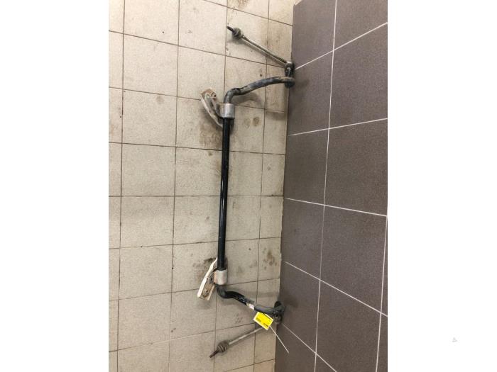 Używane Stabilizator przód Mercedes GLC (X253) 2.0 260 16V 4-Matic Cena € 93,45 Procedura marży oferowane przez Wessel Parts & Service B.V.
