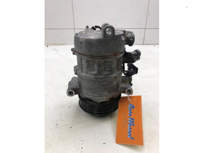Usagé Pompe clim Mercedes GLC (X253) 2.0 260 16V 4-Matic Prix € 183,75 Règlement à la marge proposé par Wessel Parts & Service B.V.