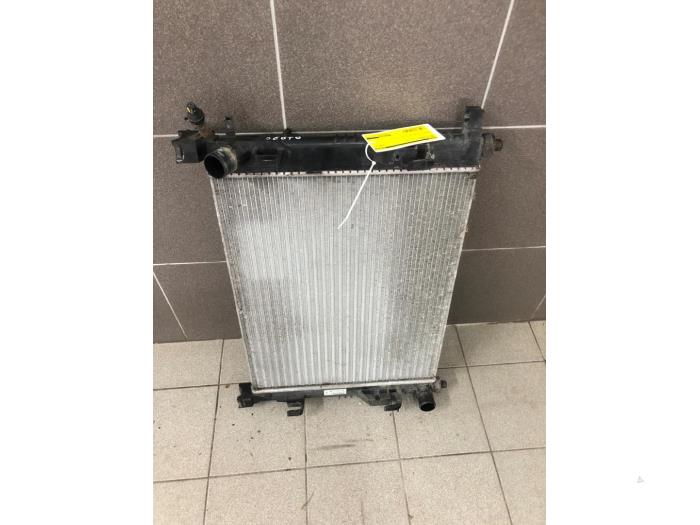 Usagé Radiateur Dacia Sandero II 0.9 TCE 12V Prix € 82,95 Règlement à la marge proposé par Wessel Parts & Service B.V.