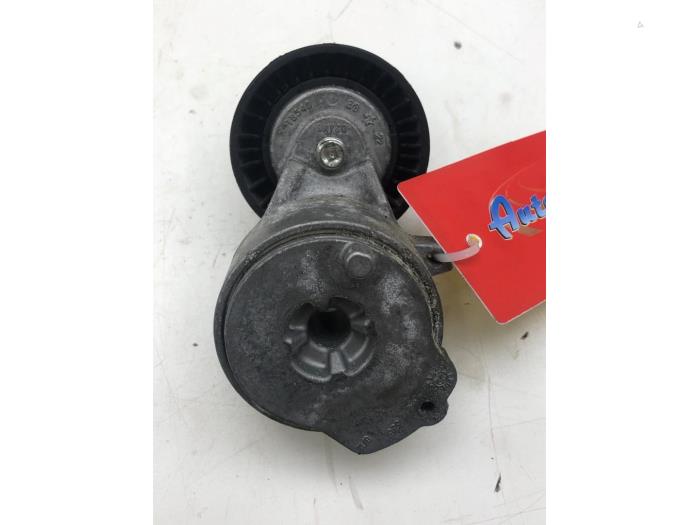 Usados Rodillo tensor correa múltiple Opel Corsa F (UB/UH/UP) 1.2 Turbo 12V 100 Precio € 30,45 Norma de margen ofrecido por Wessel Parts & Service B.V.