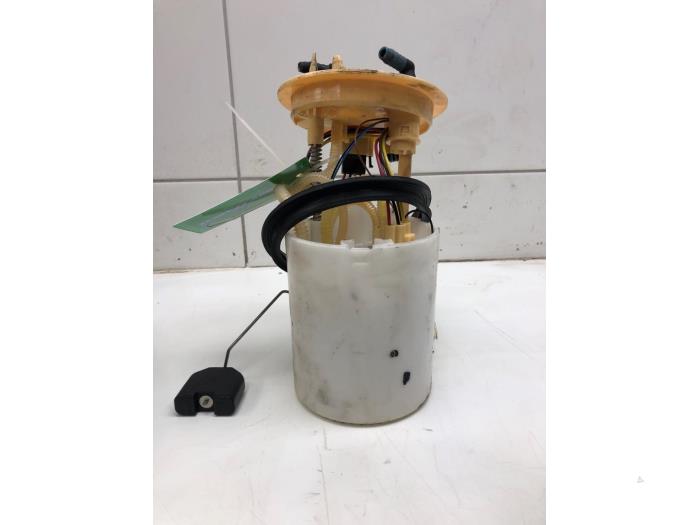 Usagé Pompe à carburant Volkswagen T-Roc I 2.0 TDI 150 4Motion 16V Prix € 82,95 Règlement à la marge proposé par Wessel Parts & Service B.V.