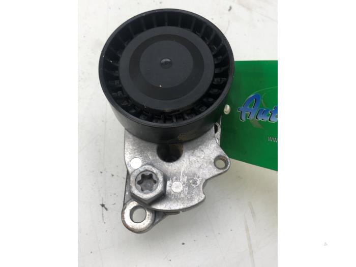 Usados Rodillo tensor correa múltiple Seat Arona (KJX) 1.0 TSI 12V Precio € 30,45 Norma de margen ofrecido por Wessel Parts & Service B.V.