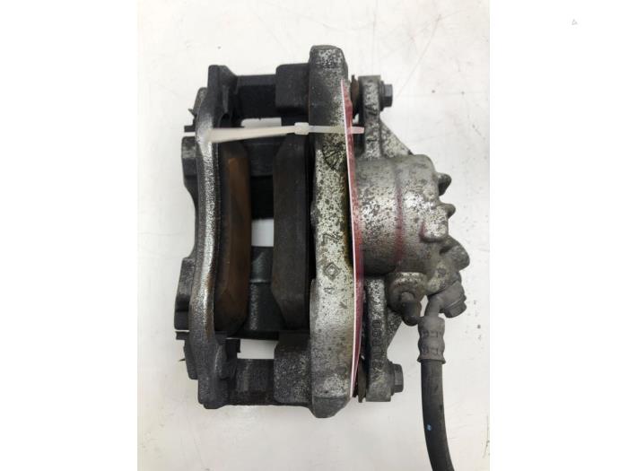 Gebrauchte Bremszange rechts vorne Opel Corsa F (UB/UH/UP) 1.2 12V 75 Preis € 36,75 Margenregelung angeboten von Wessel Parts & Service B.V.