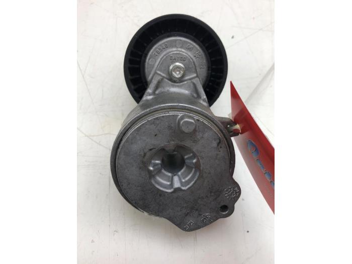 Usados Tensor correa múltiple Opel Corsa F (UB/UH/UP) 1.2 12V 75 Precio € 51,45 Norma de margen ofrecido por Wessel Parts & Service B.V.