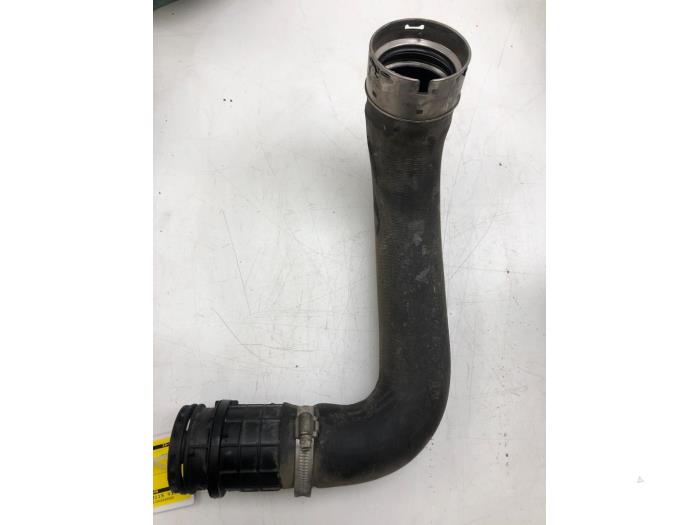 Gebrauchte Intercooler Schlauch Opel Astra K 1.4 Turbo 16V Preis € 51,45 Margenregelung angeboten von Wessel Parts & Service B.V.