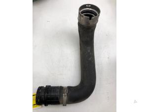 Intercooler Schlauch van een Opel Astra K 1.4 Turbo 16V 2019