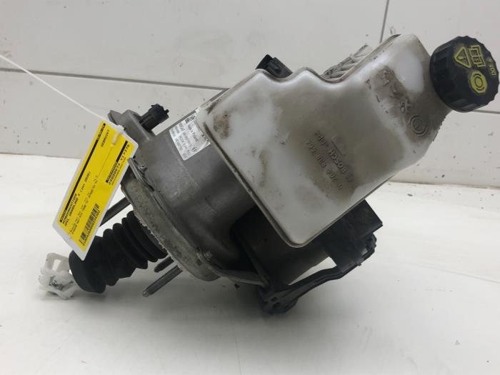 Usagé Servo frein Opel Grandland (X) 1.6 Turbo 16V Hybrid4 Prix € 471,45 Règlement à la marge proposé par Wessel Parts & Service B.V.