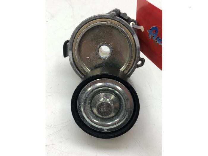 Usados Rodillo tensor correa múltiple Opel Crossland (X) 1.2 Turbo 12V Precio € 30,45 Norma de margen ofrecido por Wessel Parts & Service B.V.