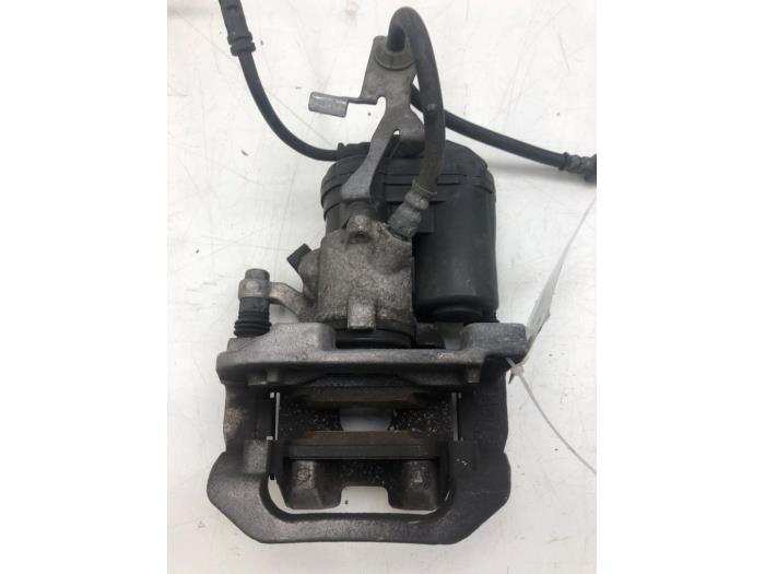 Gebrauchte Bremszange links hinten BMW 3 serie Touring (G21) 320d 2.0 TwinPower Turbo 16V Mild Hybrid Preis € 131,25 Margenregelung angeboten von Wessel Parts & Service B.V.