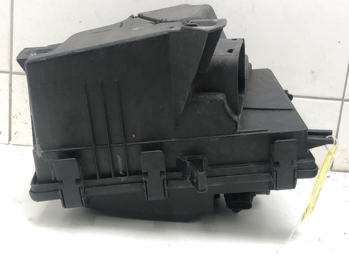 Gebrauchte Luftfiltergehäuse Volvo S60 I (RS/HV) 2.4 D5 20V Preis € 103,95 Margenregelung angeboten von Wessel Parts & Service B.V.
