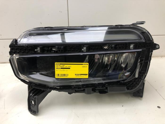 Używane Reflektor lewy Jeep Avenger 1.2 GSE T3 Cena na żądanie oferowane przez Wessel Parts & Service B.V.
