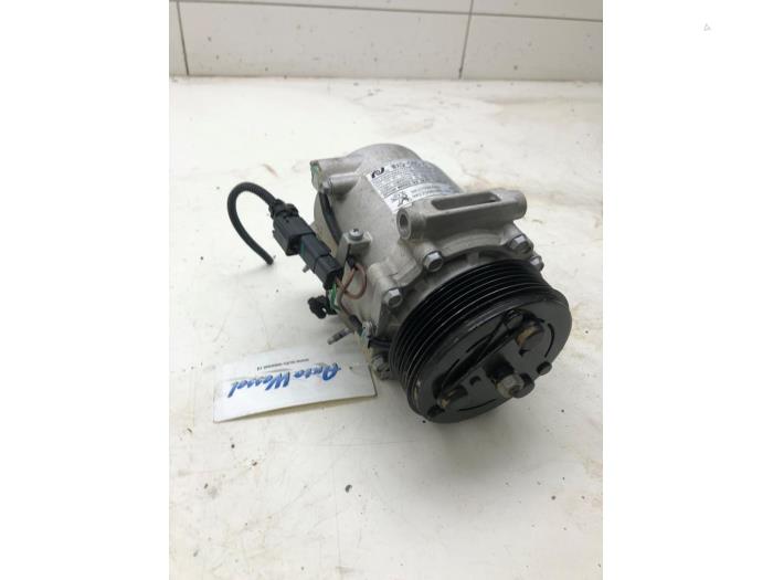 Usagé Compresseur de clim Jeep Avenger 1.2 GSE T3 Prix € 93,45 Règlement à la marge proposé par Wessel Parts & Service B.V.