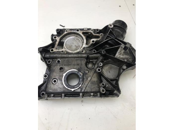 Usagé Couvercle de distribution Mercedes C (W203) 2.2 C-200 CDI 16V Prix € 82,95 Règlement à la marge proposé par Wessel Parts & Service B.V.