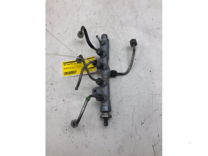 Usagé Système d'injection Opel Combo Life 1.5 CDTI 130 Prix € 72,45 Règlement à la marge proposé par Wessel Parts & Service B.V.