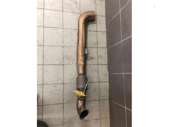 Usagé Echappement silencieux avant Mercedes S (222.0/222.1) 3.0 S-400d 4-Matic Prix € 236,25 Règlement à la marge proposé par Wessel Parts & Service B.V.