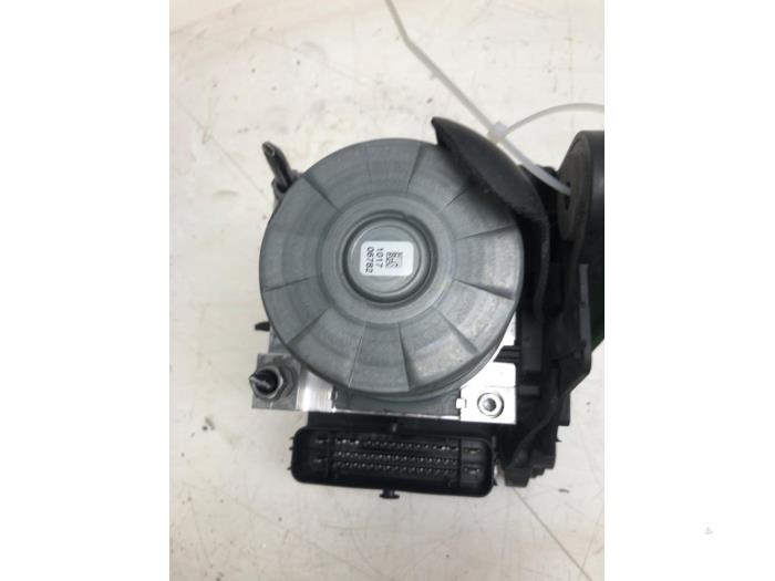 Begagnade ABS-pump Audi A3 Limousine (8VS/8VM) 1.5 TFSI 16V Pris € 183,75 Marginaltabell erbjuds av Wessel Parts & Service B.V.