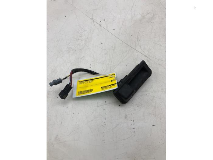 Używane Kamera cofania Audi Q3 Sportback (F3N) 1.4 45 TFSIe 16V Cena € 183,75 Procedura marży oferowane przez Wessel Parts & Service B.V.
