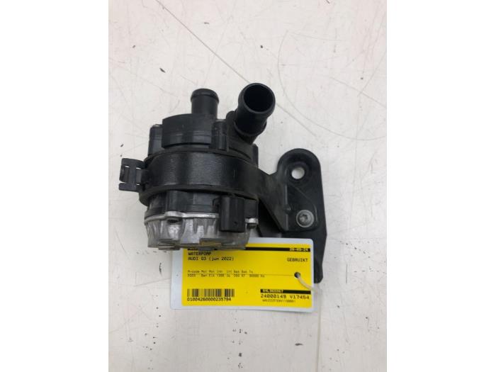 Usagé Pompe à eau Audi Q3 Sportback (F3N) 1.4 45 TFSIe 16V Prix € 61,95 Règlement à la marge proposé par Wessel Parts & Service B.V.