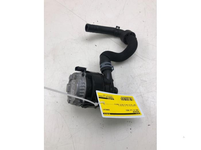 Usagé Pompe à eau Audi Q3 Sportback (F3N) 1.4 45 TFSIe 16V Prix € 61,95 Règlement à la marge proposé par Wessel Parts & Service B.V.